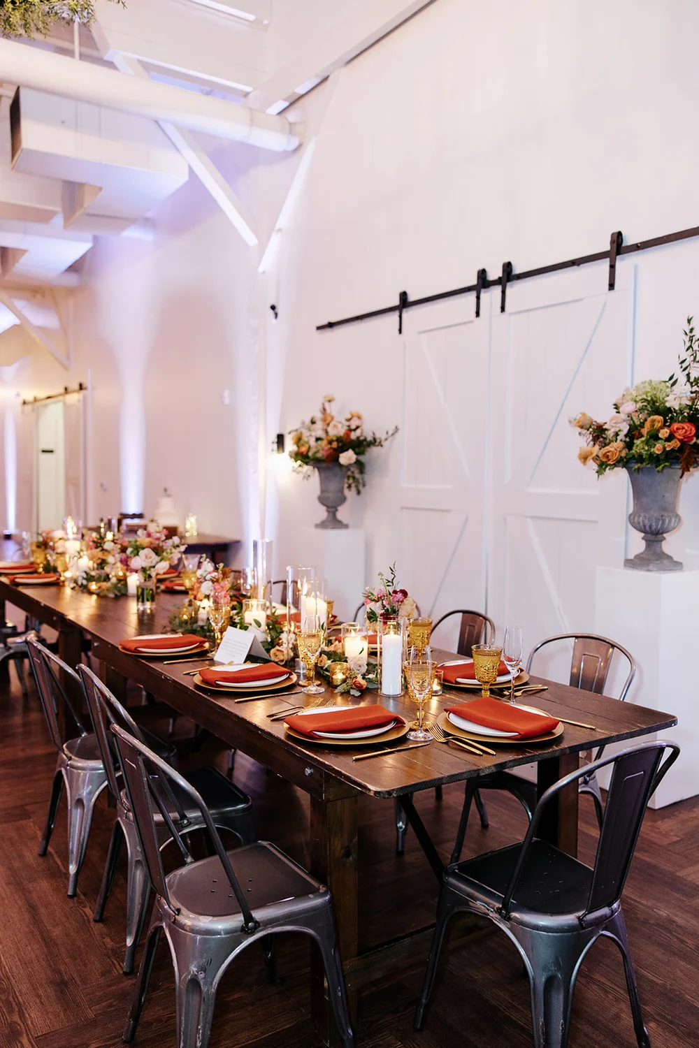 Head table set up for a wedding with elegant décor